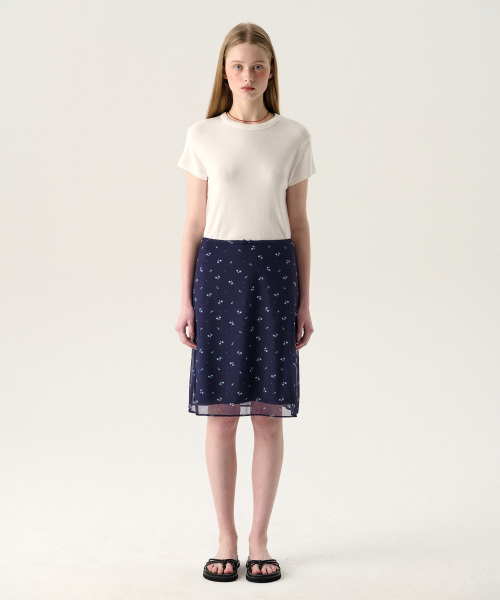 TTUDEMENT(トュードメント)の「BLOOMING FLOWER MIDI SKIRT NAVY(スカート・レディース・その他・SMALL/MEDIUM/LARGE)」の2枚目の写真