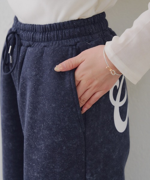 Another Branch olive des olive(アナザーブランチオリーブデオリーブ)の「バックプリント入りキラキラスウェットパンツ(その他パンツ・レディース・ネイビー/ブラック/グレー・FREE)」の8枚目の写真