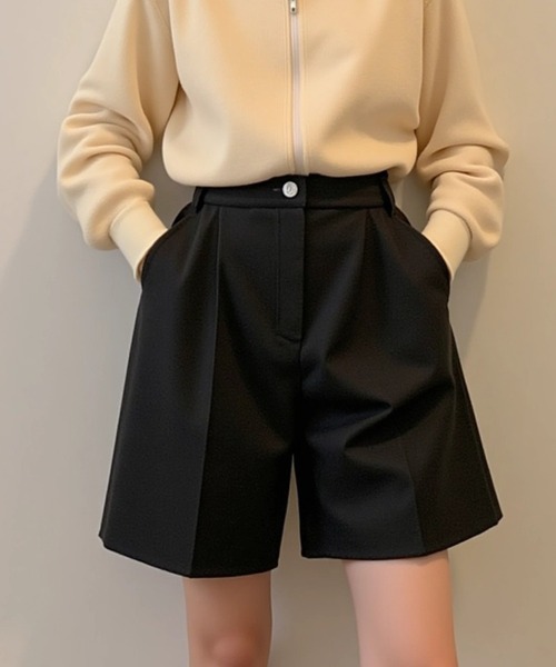 cammie(キャミー)の「タック入りハーフパンツ(その他パンツ・レディース・ブラック/ブラウン・M/L)」の3枚目の写真