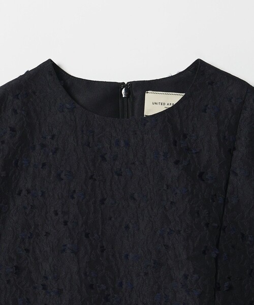 UNITED ARROWS（ユナイテッドアローズ）の「フラワー カットジャガード コンビブラウス（シャツ/ブラウス・レディース・ネイビー・FREE）」の15枚目の写真