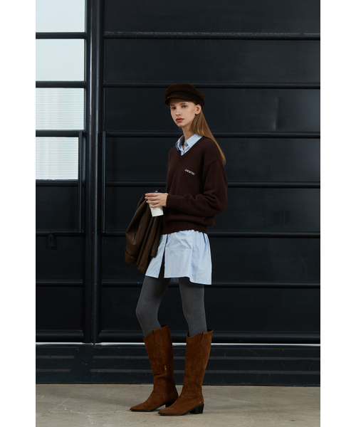ANOETIC(アノエティック)の「CLASSIC V-NECK KNIT_BROWN(ニット/セーター・レディース・ブラウン・FREE)」の2枚目の写真