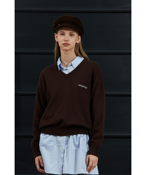 ANOETIC(アノエティック)の「CLASSIC V-NECK KNIT_BROWN(ニット/セーター・レディース・ブラウン・FREE)」の4枚目の写真