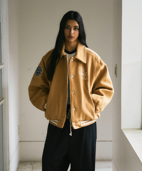 ERER(エルエル)の「ノーティカル バーシティ ジャケット ベージュ(スタジャン・レディース・Beige・1/2/3)」の3枚目の写真