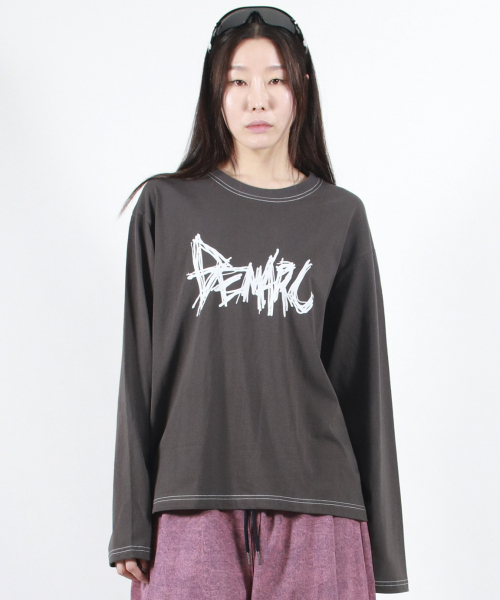 DEMARC(ドゥマーク)の「GRAFFITI LOGO TEXT BOXY LONG SLEEVE - Charcoal(Tシャツ/カットソー・レディース・その他・MEDIUM/LARGE)」の4枚目の写真