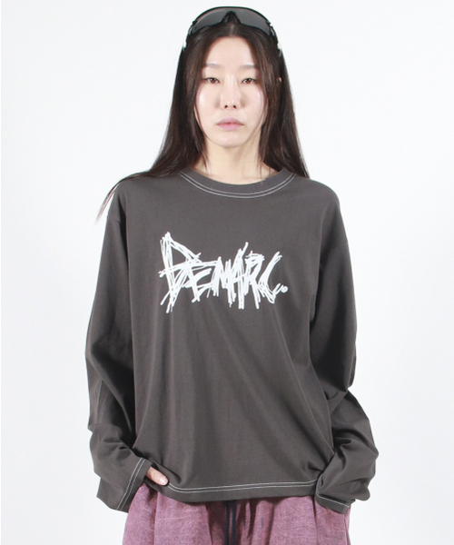 DEMARC(ドゥマーク)の「GRAFFITI LOGO TEXT BOXY LONG SLEEVE - Charcoal(Tシャツ/カットソー・レディース・その他・MEDIUM/LARGE)」の6枚目の写真