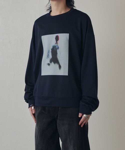 Lui's（ルイス）の「OUT OF FORCUS ロングスリーブTシャツ（スウェット・メンズ・ブラック系その他/ダークブルー/ネイビー/ホワイト系その他/ホワイト/ブラック・M/S）」の6枚目の写真