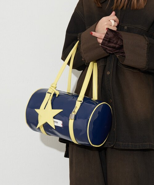 GRAIN（グレイン）の「【GRAIN/グレイン】スターチャーム付きエナメルロールボストンバッグ（ボストンバッグ・レディース・ブラウン/ネイビー/イエロー・FREE）」の22枚目の写真