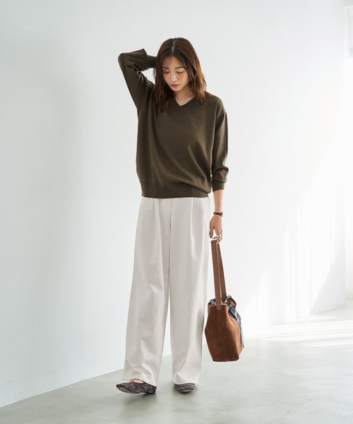STYLE DELI(スタイルデリ)の「アンチピリングVネックニットトップスB(ニット/セーター・レディース・マジェンタ/コバルトブルー/カーキ/ブラック・FREE)」の16枚目の写真