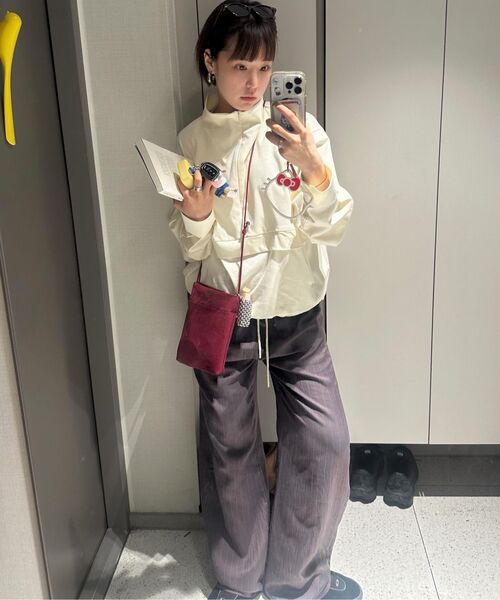 VEY(ヴェイ)の「Suede Pocket Bag (Plum)(メッセンジャーバッグ・レディース・その他・FREE)」の7枚目の写真