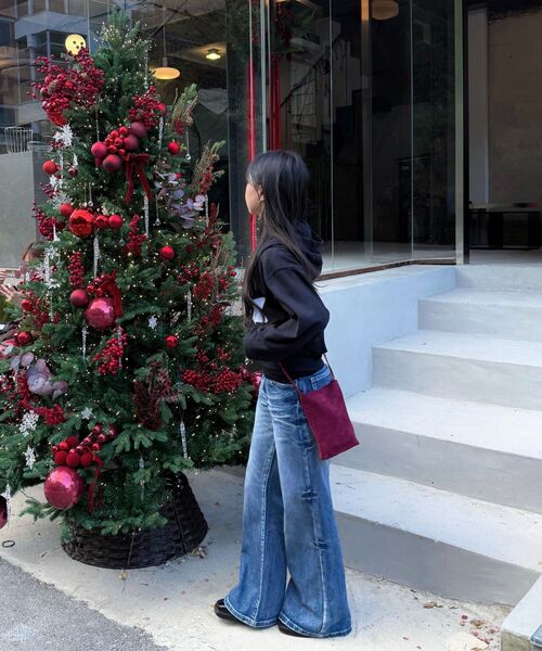 VEY(ヴェイ)の「Suede Pocket Bag (Plum)(メッセンジャーバッグ・レディース・その他・FREE)」の9枚目の写真