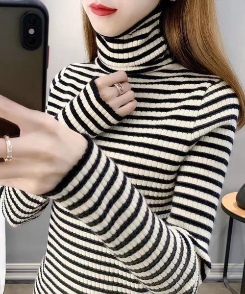 Flugge(フラッジー)の「タートルネックボーダートップス(その他トップス・レディース・グレー/ブラック・MEDIUM/LARGE)」の2枚目の写真