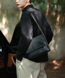 QUALPACK（クアルパック）の「エッセンシャルクロスバッグ309ブラック（メッセンジャーバッグ）」