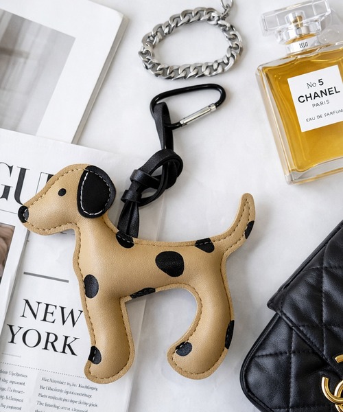 NOLITA LABORATORY（ノリータラボラトリー）の「【 NOLITA / ノリータ 】カラナビ付 ダルメシアンモチーフ レザーバッグチャーム キーホルダー 犬 キーリング（チャーム・レディース・グレー/ベージュ/ホワイト/ブラウン・FREE）」の4枚目の写真
