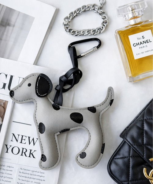 NOLITA LABORATORY（ノリータラボラトリー）の「【 NOLITA / ノリータ 】カラナビ付 ダルメシアンモチーフ レザーバッグチャーム キーホルダー 犬 キーリング（チャーム・レディース・グレー/ベージュ/ホワイト/ブラウン・FREE）」の2枚目の写真