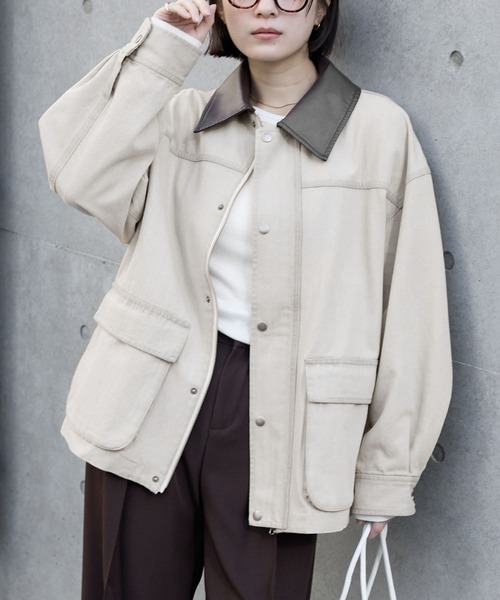 MONO-MART（モノマート）の「【anyway.シリーズ】配色襟デニムファティーグ（洗える）ジャケット〈セットアップ対応〉（デニムジャケット・レディース・ブラック/ライトベージュ/ブルー/ブラウン/インディゴブルー・M/L）」の4枚目の写真