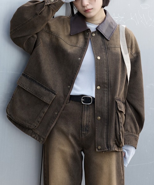 MONO-MART（モノマート）の「【anyway.シリーズ】配色襟デニムファティーグ（洗える）ジャケット〈セットアップ対応〉（デニムジャケット・レディース・ブラック/ライトベージュ/ブルー/ブラウン/インディゴブルー・M/L）」の14枚目の写真