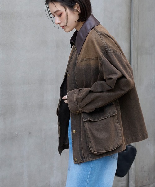 MONO-MART（モノマート）の「【anyway.シリーズ】配色襟デニムファティーグ（洗える）ジャケット〈セットアップ対応〉（デニムジャケット・レディース・ブラック/ライトベージュ/ブルー/ブラウン/インディゴブルー・M/L）」の17枚目の写真