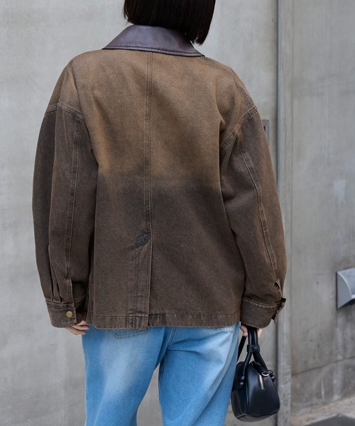 MONO-MART（モノマート）の「【anyway.シリーズ】配色襟デニムファティーグ（洗える）ジャケット〈セットアップ対応〉（デニムジャケット・レディース・ブラック/ライトベージュ/ブルー/ブラウン/インディゴブルー・M/L）」の18枚目の写真