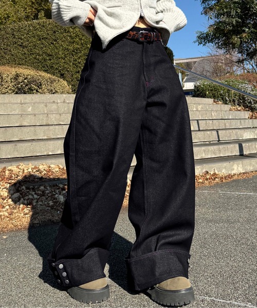 sedacle（セダクル）の「裾ボタン配色ステッチデニム（デニムパンツ・メンズ・ベージュ/レッド・SMALL/MEDIUM/LARGE）」の13枚目の写真