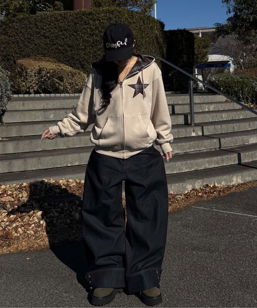 sedacle（セダクル）の「裾ボタン配色ステッチデニム（デニムパンツ・メンズ・ベージュ/レッド・SMALL/MEDIUM/LARGE）」の9枚目の写真