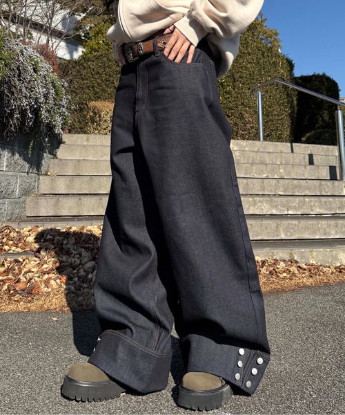sedacle（セダクル）の「裾ボタン配色ステッチデニム（デニムパンツ・メンズ・ベージュ/レッド・SMALL/MEDIUM/LARGE）」の6枚目の写真