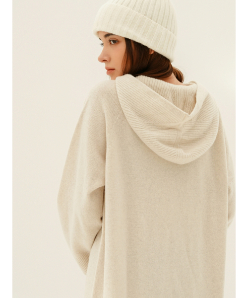 ACUD(アクド)の「Hoodie Knit Long Dress _L.Beige(ワンピース・レディース・ベージュ・FREE)」の3枚目の写真