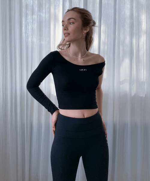 INJIACTIVE(インジアクティブ)の「レイヤードリブトップス ブラック(Tシャツ/カットソー・レディース・その他・ONE SIZE)」の4枚目の写真