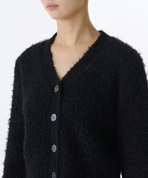 MUSINSA STANDARD WOMAN（ムシンサスタンダードウーマン）の「ウィメンズファージクロップカーディガン[ブラック]（カーディガン/ボレロ・レディース・その他・LARGE/X-SMALL/MEDIUM/SMALL）」の4枚目の写真