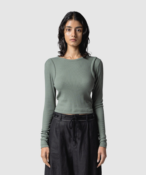 muller of yoshiokubo（ミュラーオブヨシオクボ）の「muller of yoshiokubo ミュラーオブヨシオクボ / BACK TWIST RIB LONG SLEEVE バックツイストリブロングスリーブトップス / MLS26102A（Tシャツ/カットソー・レディース・ブラック/ホワイト・38/36）」の2枚目の写真