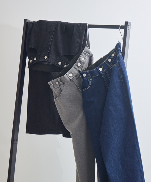 RU.TI.LE(ルチル)の「【RU.TI.LE】ウエストゴムストレッチ付きストレートデニム(デニムパンツ・レディース・グレー/ネイビー/ブラック・LARGE/MEDIUM)」の3枚目の写真