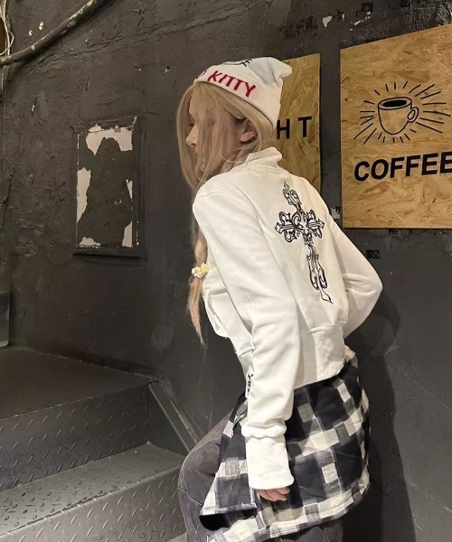 ViViDAY（ビビデー）の「バック十字架プリントジップアップスウェットパーカー（パーカー・レディース・ブラック/ホワイト・M）」の10枚目の写真