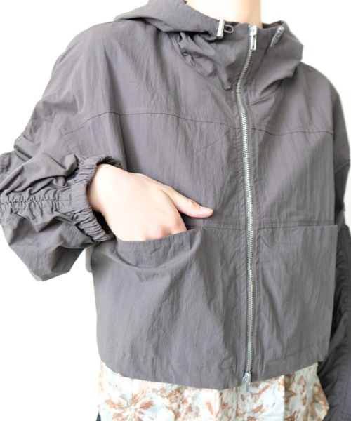 DOLLUPOOPS（ドールアップウップス）の「Shirred Sleeve Blouson(シャーリングスリーブブルゾン)（ブルゾン・レディース・カーキ/チャコール・FREE）」の15枚目の写真