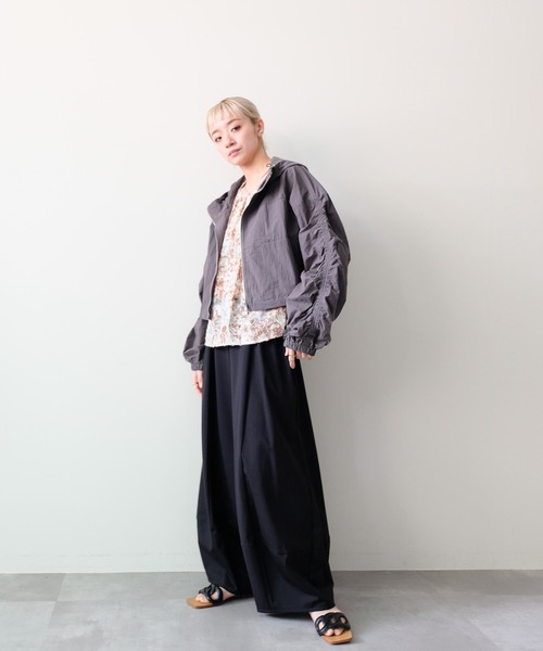 DOLLUPOOPS（ドールアップウップス）の「Shirred Sleeve Blouson(シャーリングスリーブブルゾン)（ブルゾン・レディース・カーキ/チャコール・FREE）」の3枚目の写真