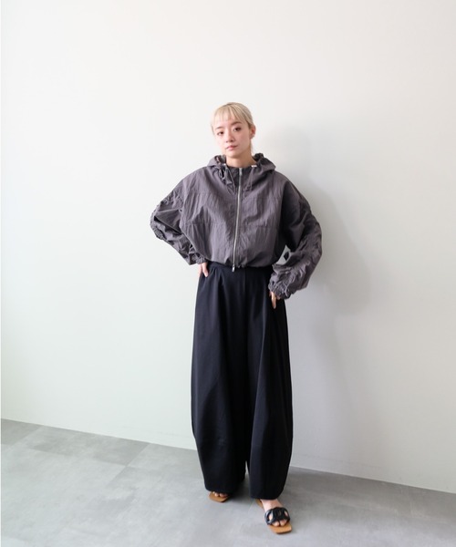 DOLLUPOOPS（ドールアップウップス）の「Shirred Sleeve Blouson(シャーリングスリーブブルゾン)（ブルゾン・レディース・カーキ/チャコール・FREE）」の4枚目の写真