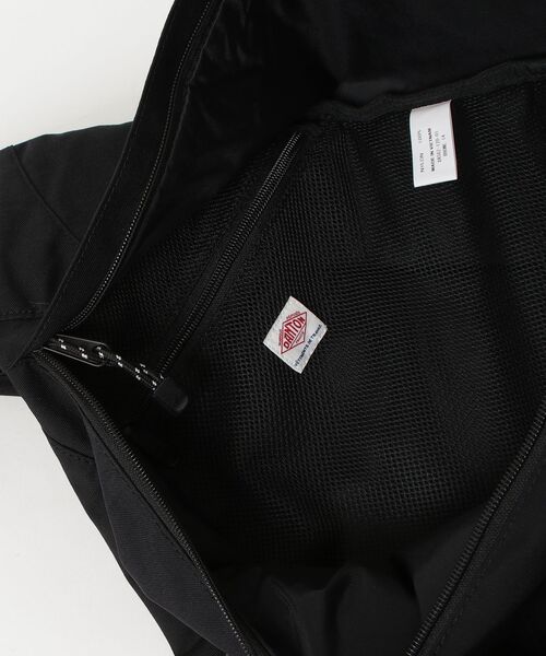 DANTON（ダントン）の「【WEB限定】[DANTON/ダントン] RHONE 14 コーデュラキャンバス ワンショルダー クロスボディバッグ（ショルダーバッグ・レディース・ライトベージュ/ブラック・ONE SIZE）」の5枚目の写真