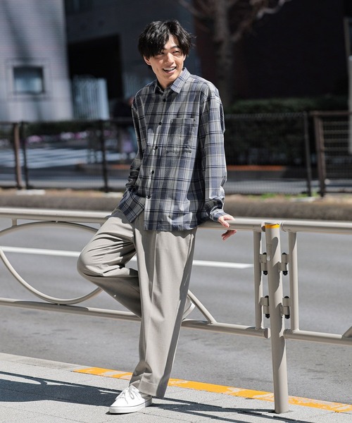GLOBAL WORK（グローバルワーク）の「アーバンクリーンワイドパンツ/AIR/632890（スラックス・メンズ・モカ/アイボリー/チャコールグレー/グレー系その他/ブラック・SMALL/X-LARGE/LARGE/MEDIUM）」の16枚目の写真