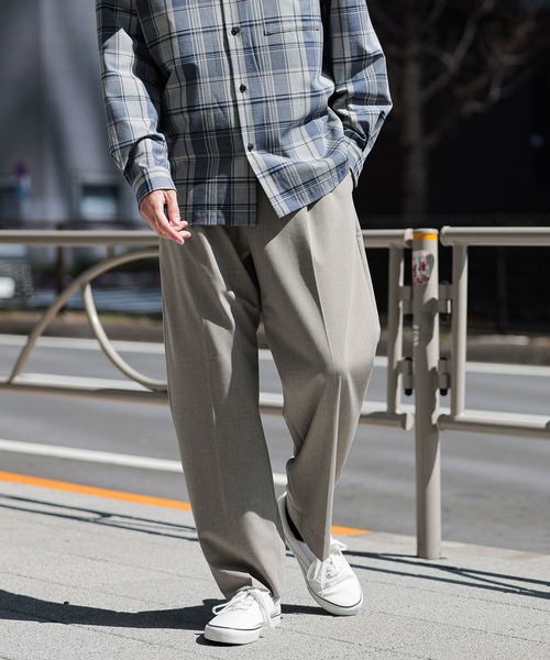 GLOBAL WORK（グローバルワーク）の「アーバンクリーンワイドパンツ/AIR/632890（スラックス・メンズ・モカ/アイボリー/チャコールグレー/グレー系その他/ブラック・SMALL/X-LARGE/LARGE/MEDIUM）」の19枚目の写真
