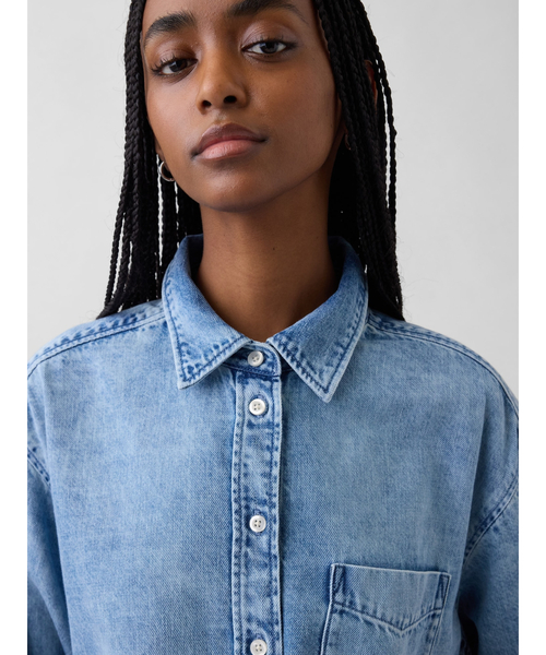 GAP（ギャップ）の「ウルトラソフト デニム オーバーサイズ ルーシュスリーブ シャツ（シャツ/ブラウス・レディース・インディゴブルー・S/M/XXS/XS/L）」の4枚目の写真