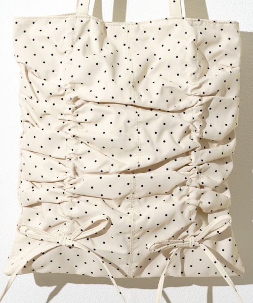 flower（フラワー）の「リボンドットトート（トートバッグ・レディース・ブラック/アイボリー/ブルー・FREE）」の4枚目の写真