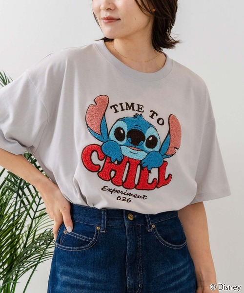 Disney（ディズニー）の「【DISNEY/ディズニー】【ふんわりルーズシルエット 体形カバー】ベイマックス スティッチＴシャツ 半袖 サガラ刺繍 カジュアル キャラクターグッズ（Tシャツ/カットソー・レディース・イエロー/ネイビー/ブラック/ライトグレー・LARGE/MEDIUM）」の2枚目の写真
