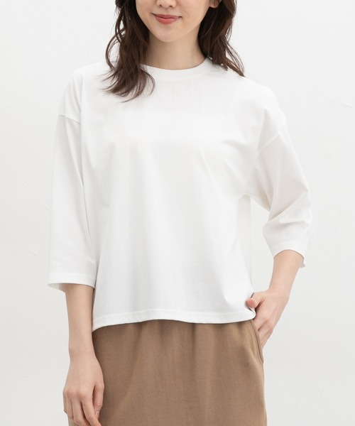 Honeys（ハニーズ）の「【ハニさら・接触冷感・ＵＶカット】きれいめ７分袖Ｔシャツ（Tシャツ/カットソー・レディース・ブラック/ブルー/オフホワイト/ダークブラウン系・S/M/LL/L）」の2枚目の写真