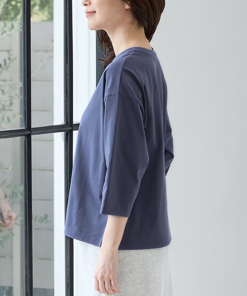 Honeys（ハニーズ）の「【ハニさら・接触冷感・ＵＶカット】きれいめ７分袖Ｔシャツ（Tシャツ/カットソー・レディース・ブラック/ブルー/オフホワイト/ダークブラウン系・S/M/LL/L）」の18枚目の写真