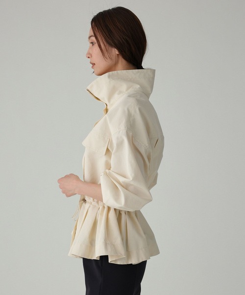 BABYLONE(バビロン)の「撥水ナイロンペプラムブルゾン(ブルゾン・レディース・アイボリー/ネイビー・フリー)」の4枚目の写真