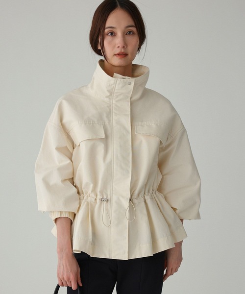 BABYLONE(バビロン)の「撥水ナイロンペプラムブルゾン(ブルゾン・レディース・アイボリー/ネイビー・フリー)」の3枚目の写真