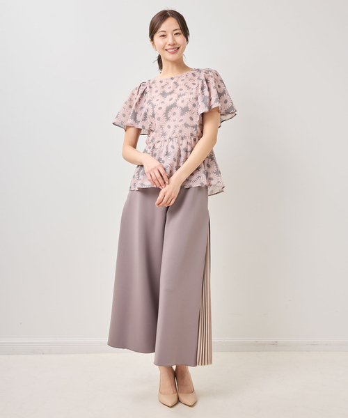NARACAMICIE（ナラカミーチェ）の「【NARACAMICIE】マーガレット柄半袖ぺプラムブラウス（シャツ/ブラウス・レディース・ブラウン/ネイビー・M/XL）」の9枚目の写真