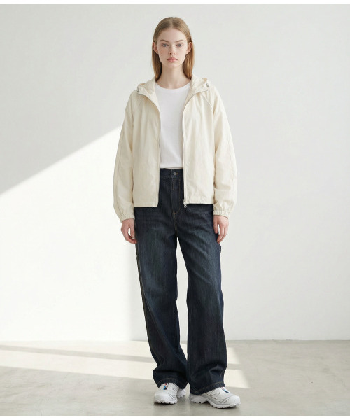 APOSTROPHE COMMA(アポストロフィコンマ)の「グロッシーステッチクロップフードジップアップジャケット_ブラック(ナイロンジャケット・メンズ・その他・SMALL/MEDIUM/LARGE)」の4枚目の写真