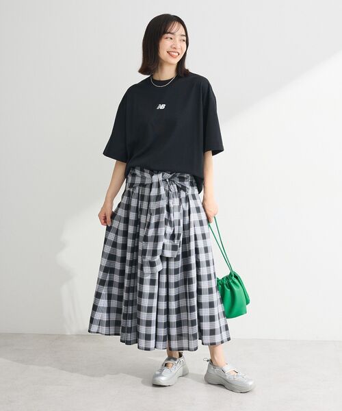EU,US NEW BALANCE(イーユーユーエスニューバランス)の「●NEW BALANCE グラフィックTシャツ(Tシャツ/カットソー・レディース・オフホワイト/ブラック・M)」の15枚目の写真