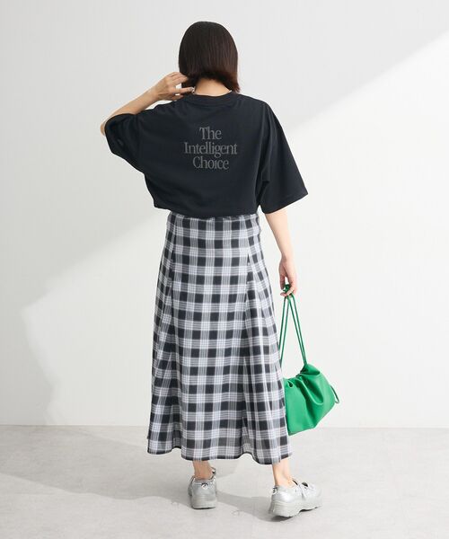 EU,US NEW BALANCE(イーユーユーエスニューバランス)の「●NEW BALANCE グラフィックTシャツ(Tシャツ/カットソー・レディース・オフホワイト/ブラック・M)」の17枚目の写真