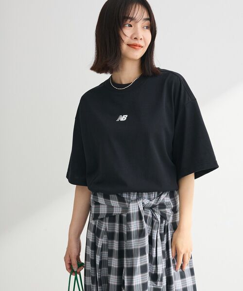 EU,US NEW BALANCE(イーユーユーエスニューバランス)の「●NEW BALANCE グラフィックTシャツ(Tシャツ/カットソー・レディース・オフホワイト/ブラック・M)」の19枚目の写真