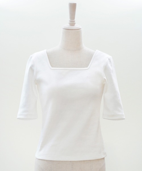 &BLOOM(アンドブルーム)の「UVカット スクエアネック トップス バストパッド付 &BLOOM(アンドブルーム)(Tシャツ/カットソー・レディース・ブラック×ホワイト/ホワイト/ブラック・フリー)」の2枚目の写真